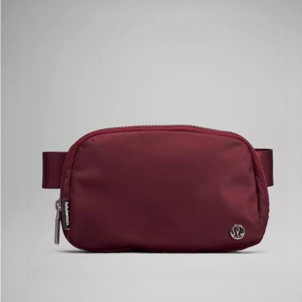 NWT Lululemon Everywhere Belt Bag - Red Merlot